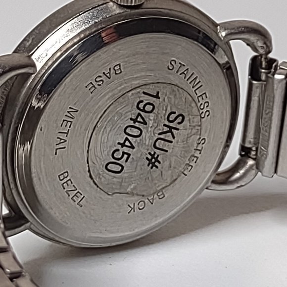 Very Cool Edison Silver Tone Metal Stretch Band Watch - Picture 5 of 12